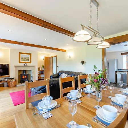 Casa de Férias Warth Barn - Uk44211 *